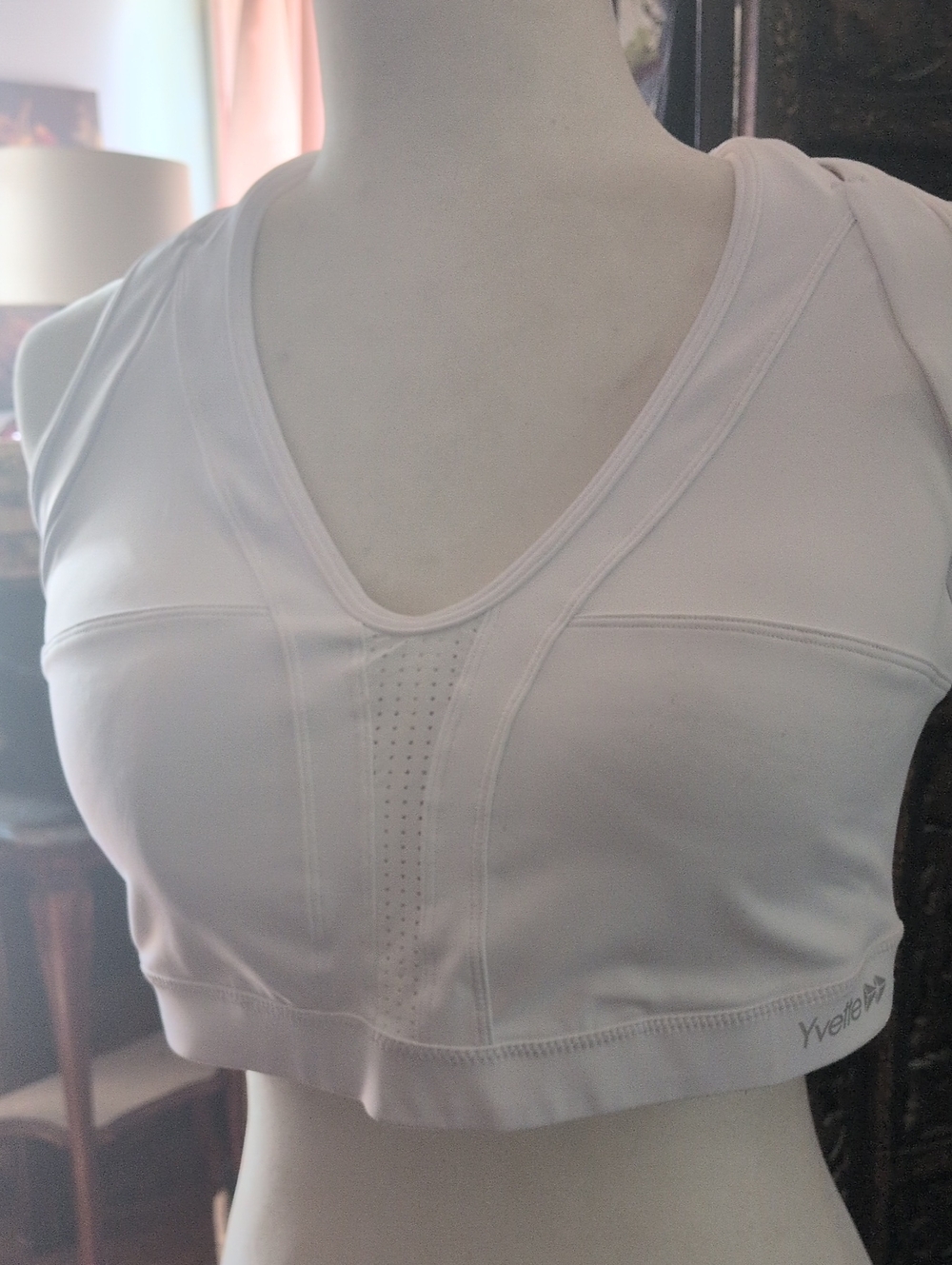 New Without Tags White Yvette Padded Sports Bra - Women Intimates & Sleepwear